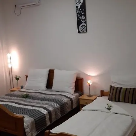 Πανσιόν And Rooms